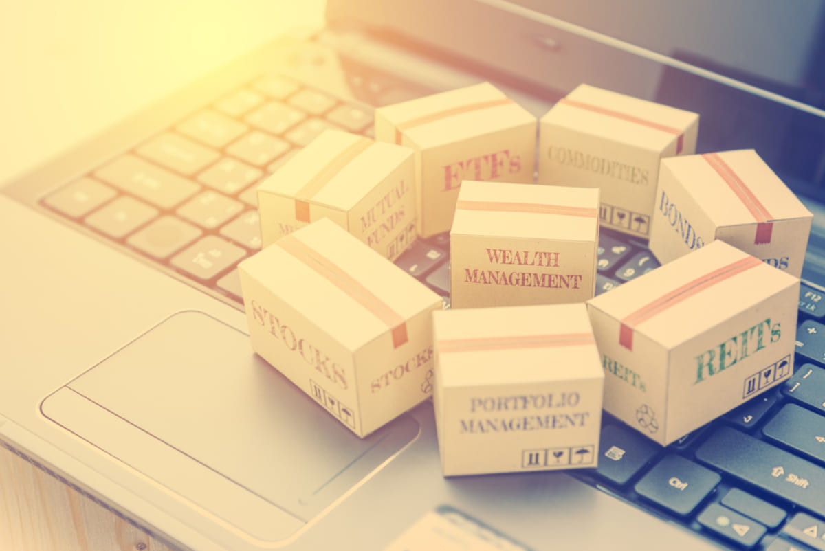 Financial instruments for diversifying portfolio