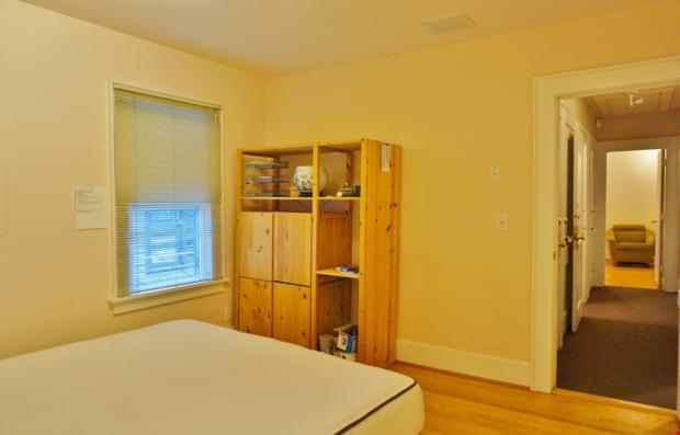823 NE 65th St, #B, Seattle WA 98115 - Photo 3