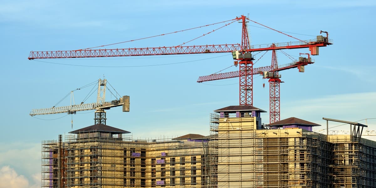 Tower cranes and frame structure of high residential apartment buildings