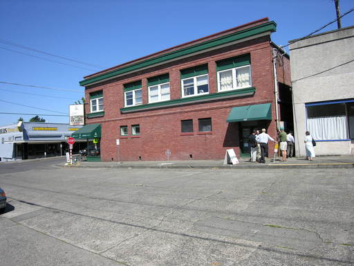 402 NE 72nd Street #7, Seattle WA 98105 - Photo 2